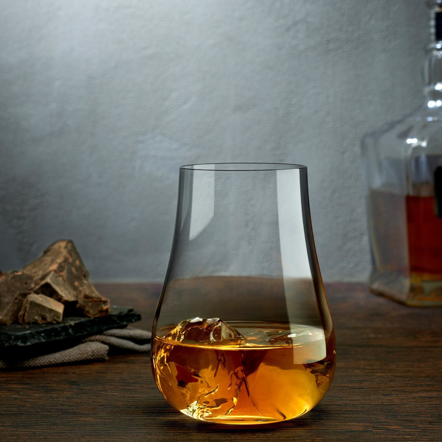 Close up detail of Vintage Set of 4 Whisky Glasses - Luxury Whiskey glass | Provenance & Patina