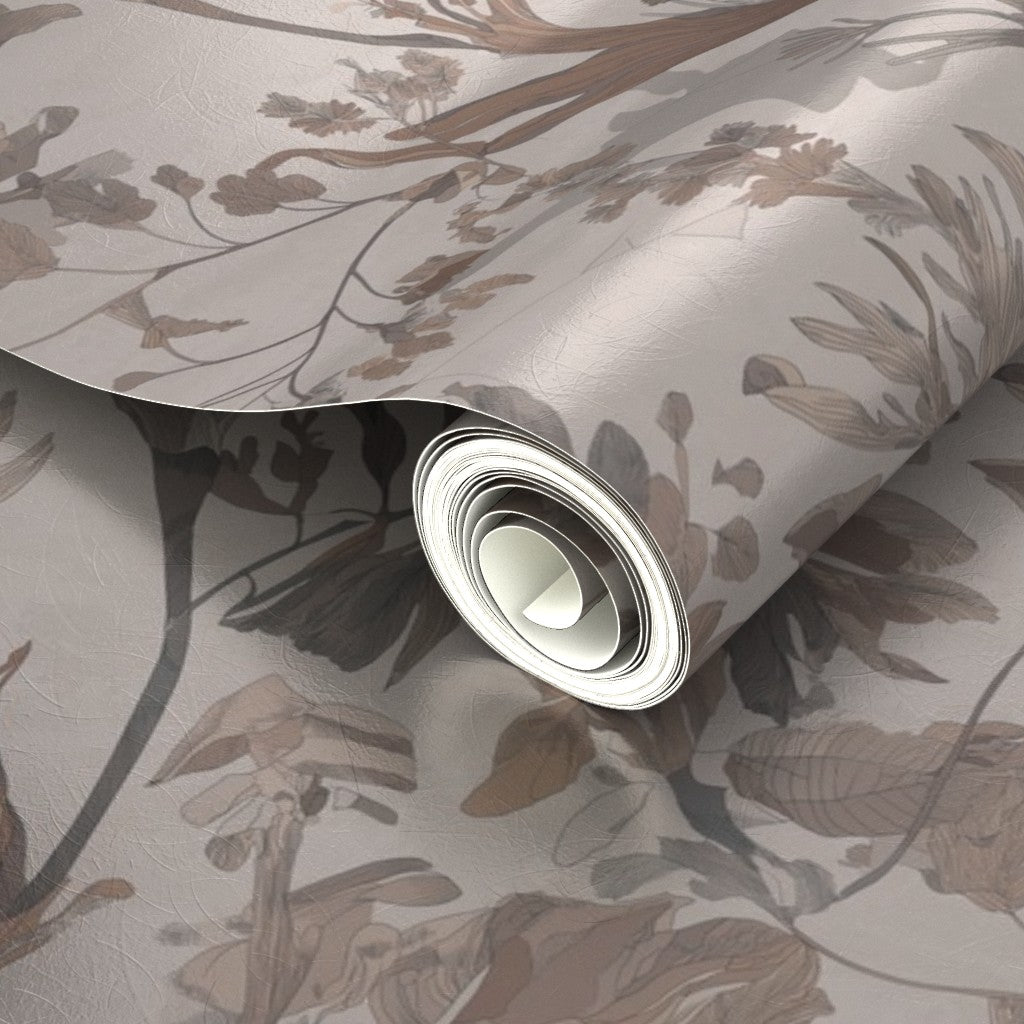 Close-up of the luminous metallic finish on the seaweed botanical design.