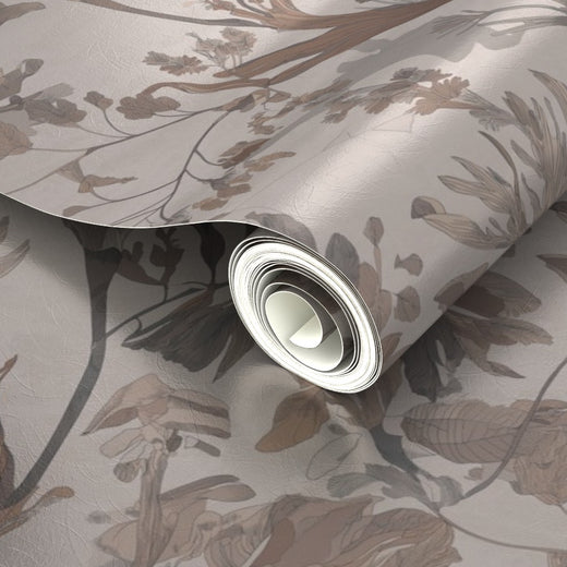 Close-up of the luminous metallic finish on the seaweed botanical design.