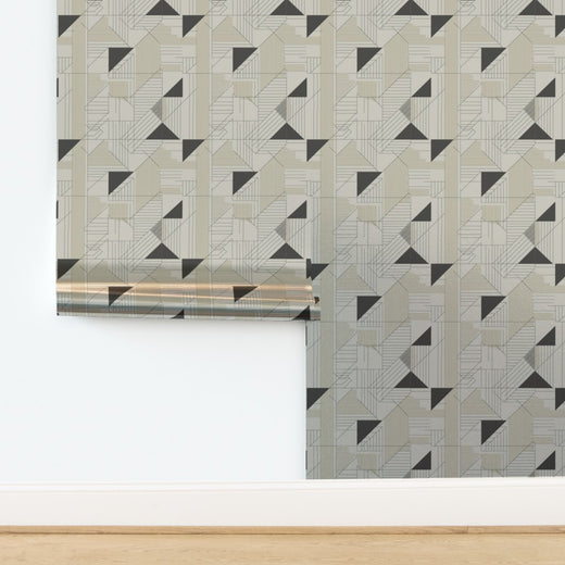 Luminous metallic finish of the Atelier Geometry designer wallpaper.