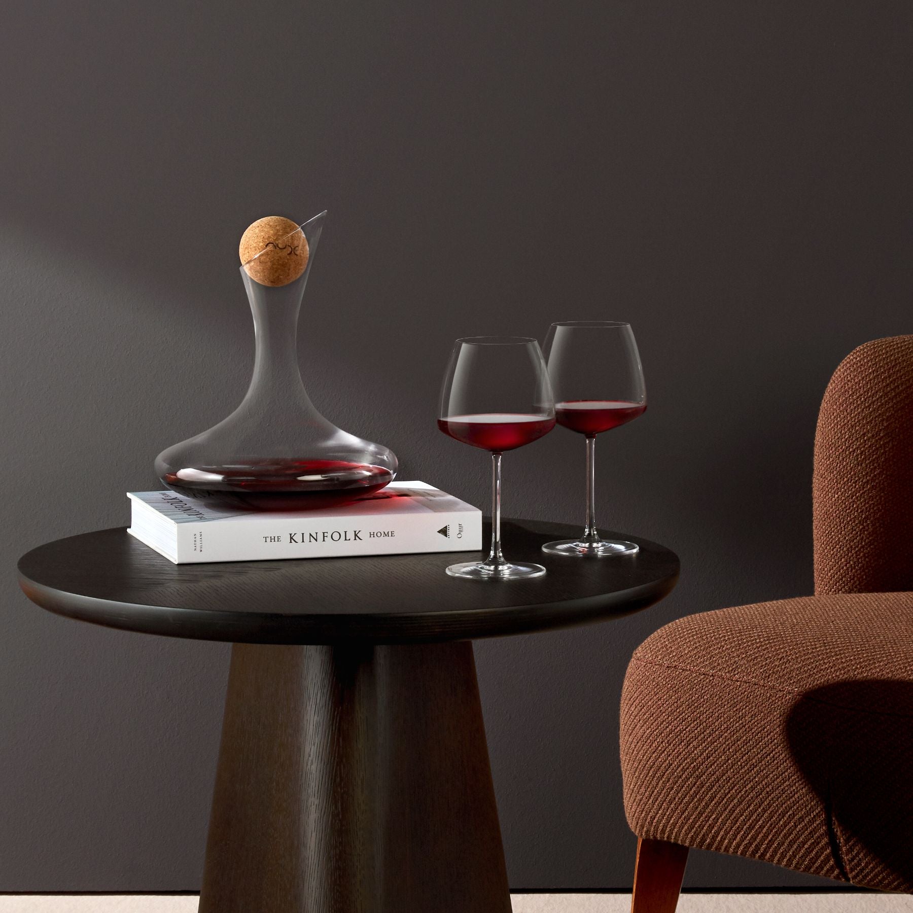 Elegant tabletop setting featuring the Mirage crystal wine glasses for dinner service.