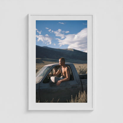 Pickup 24x36 White Portrait Box Frame