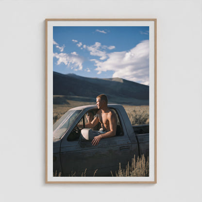 Pickup 40x60 Natural Portrait Box Frame