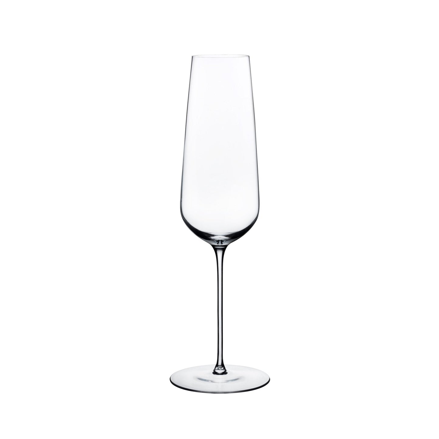 Elegant profile of the ultra-thin NUDE Stem Zero lead-free crystal champagne flute