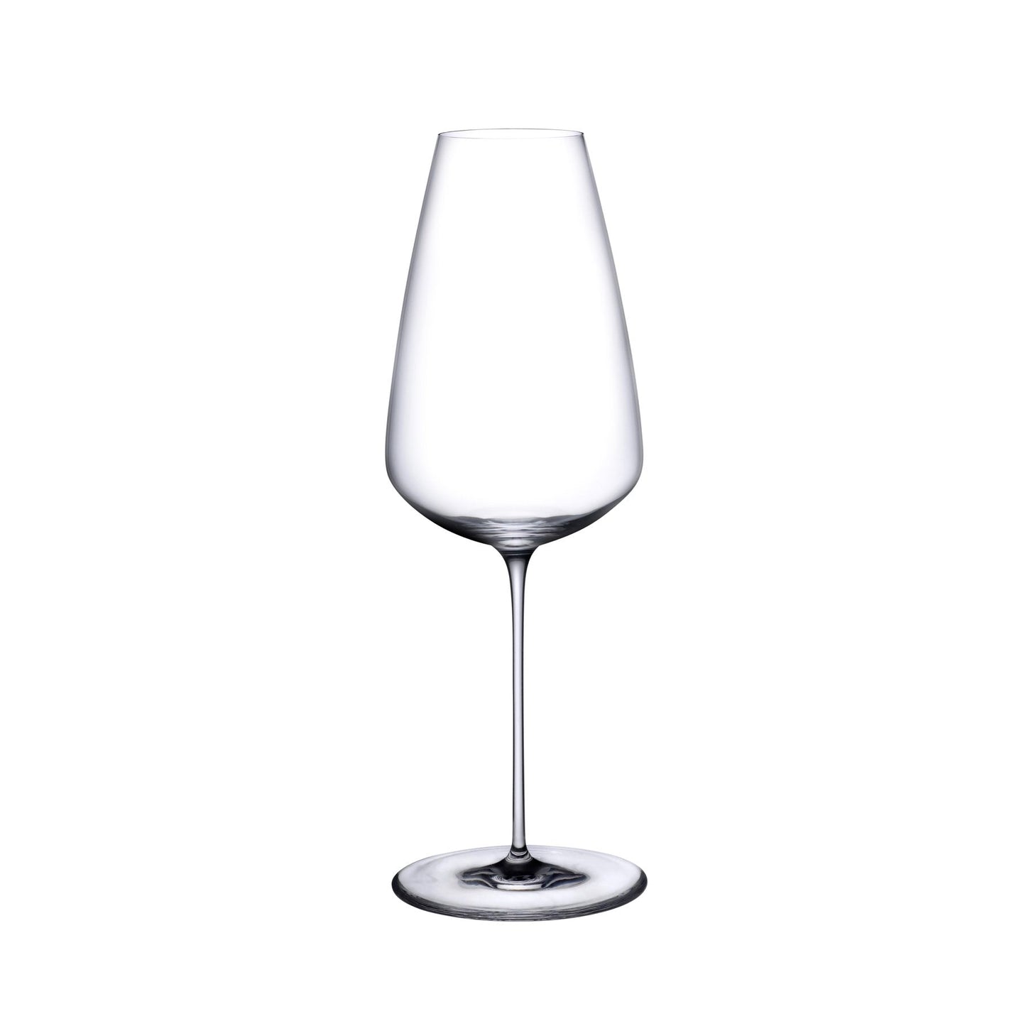 Elegant profile of the ultra-thin Stem Zero lead-free crystal champagne glass.