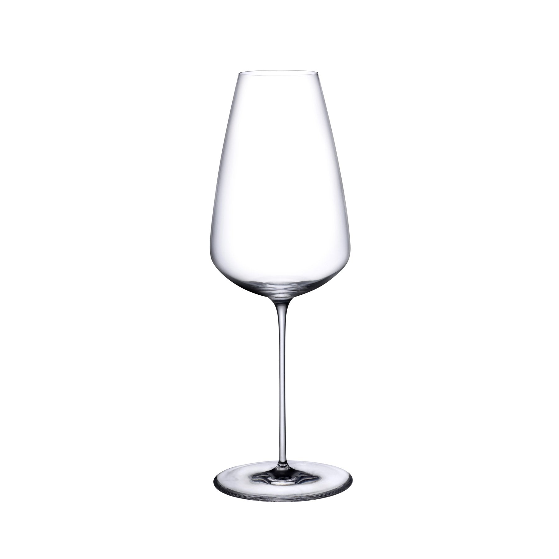 Elegant profile of the ultra-thin Stem Zero lead-free crystal champagne glass.