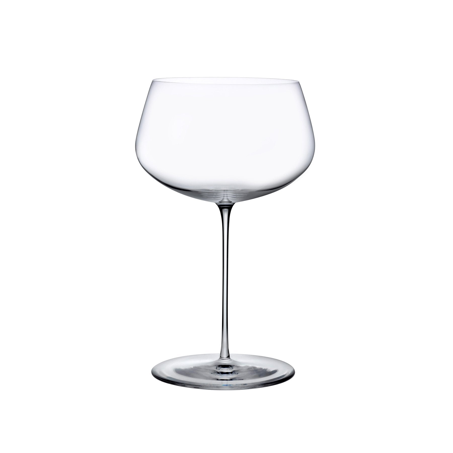 Minimalist profile of the Stem Zero full-bodied white wine glass highlighting its delicate stem and elegant bowl.