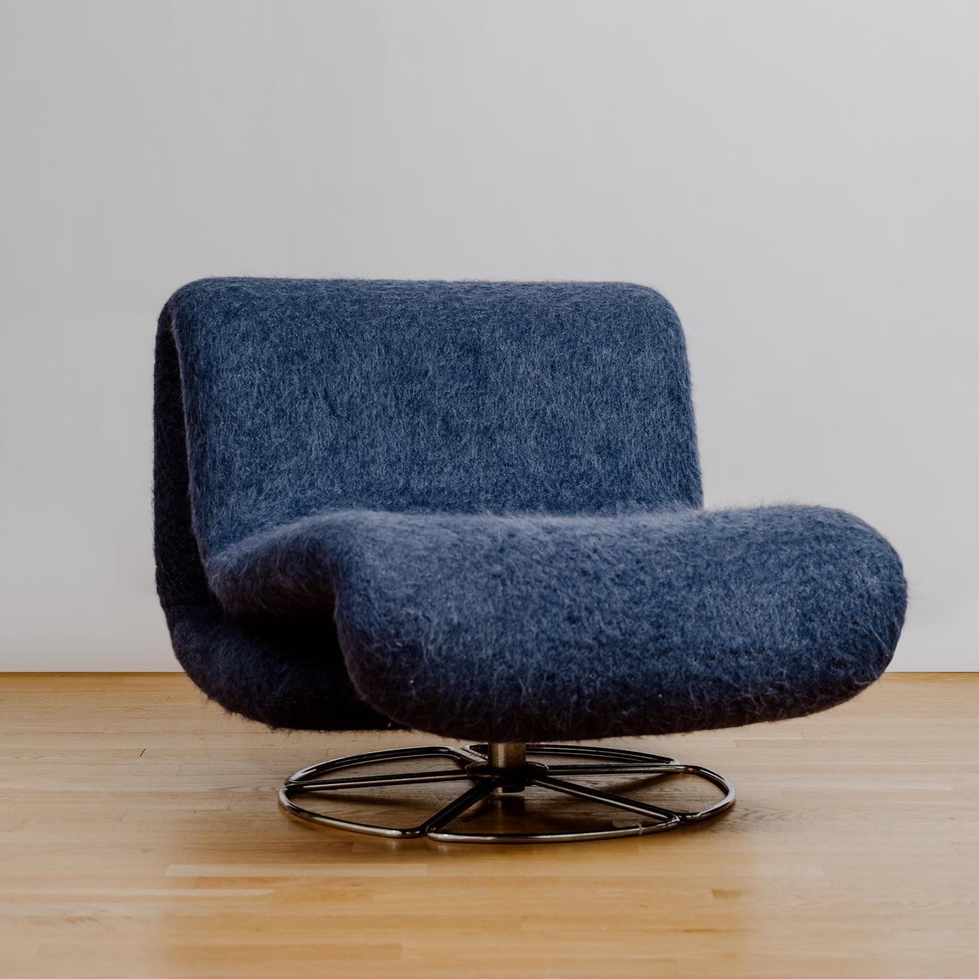 Close up detail of Midcentury Modern Swivel Lounge Chair - Luxury Furniture | Provenance & Patina