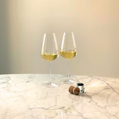 Close-up of the ultra-fine stem and base on the Stem Zero Champagne Grand Cru glass.