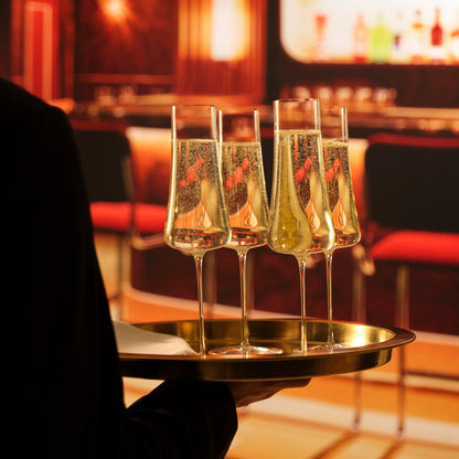 Close-up of the delicate rim and exquisite craftsmanship of the Stem Zero champagne glass.