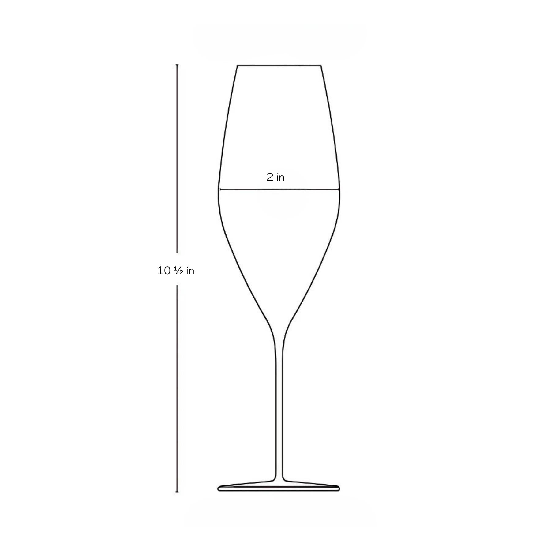 The delicate lead-free crystal design of the NUDE Stem Zero Grace glass highlighting its fine stem.